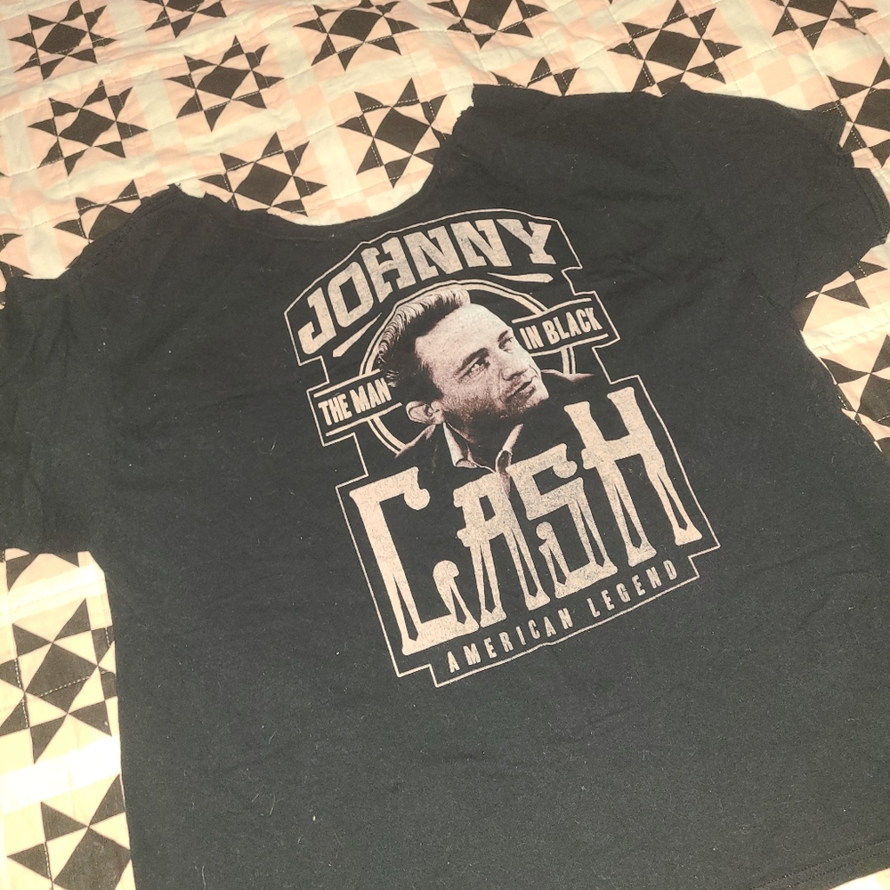 Johnny Cash off the shoulder tee. Sz 2x